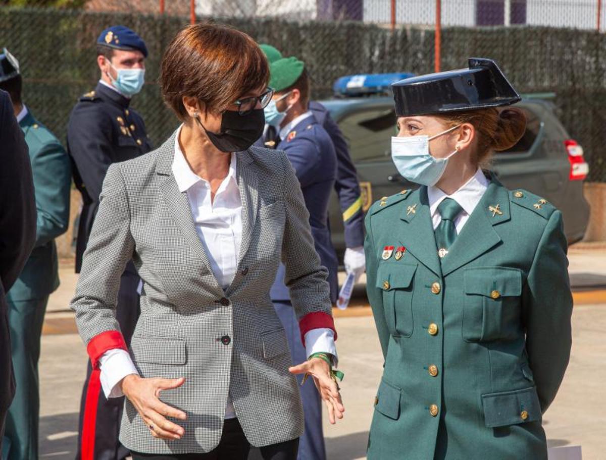 La Guàrdia Civil aprova rebaixar la nota d’entrada a les dones amb Defensa en contra