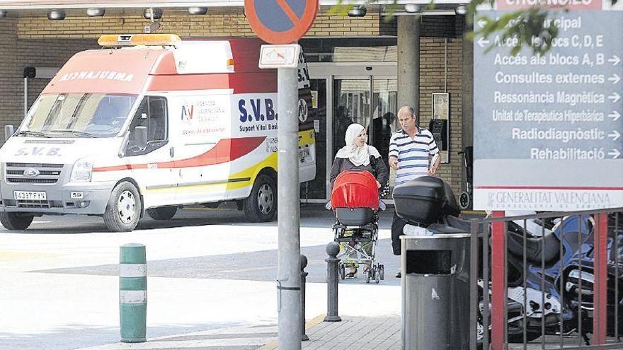 La madre del bebé amputado en Castelló pide &quot;justicia&quot; y Sanidad niega negligencia