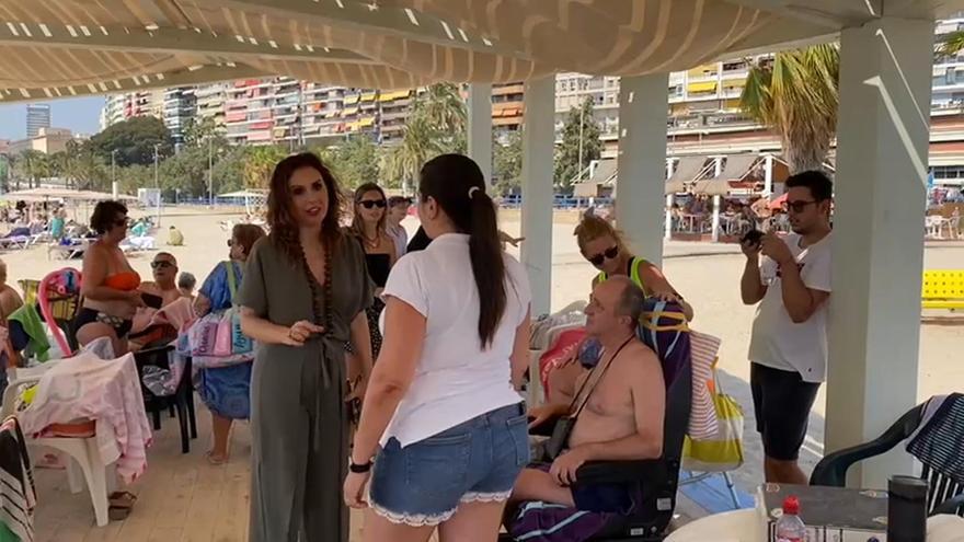Las playas accesibles de Alicante atienden a 14.000 personas en lo que va de verano