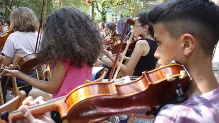 Así suena una muiñeira y una ranchera con violín en San Simón