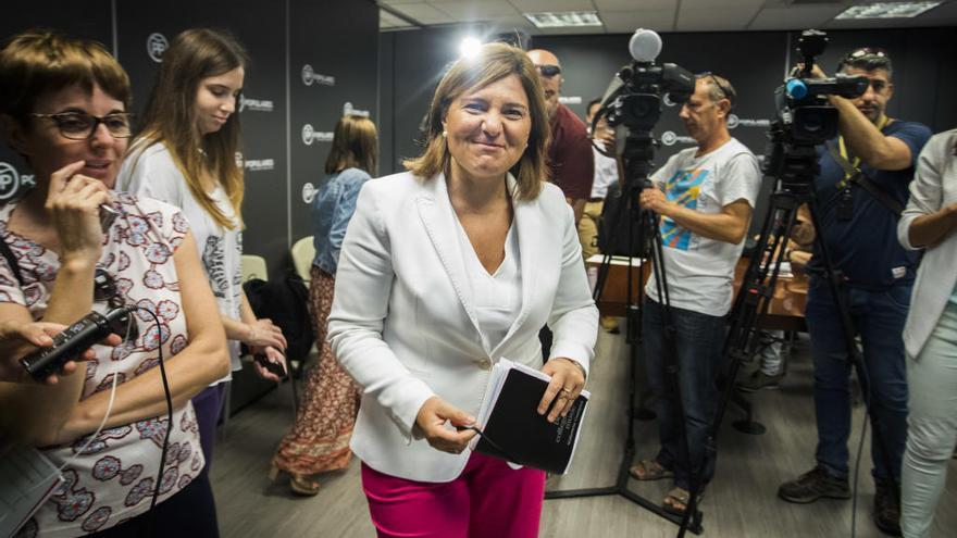 Isabel Bonig: &quot;Es una encuesta más. La verdadera se producirá el próximo 10 de noviembre&quot;