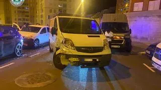 Un conductor bebido choca contra tres vehículos aparcados en Las Palmas de Gran Canaria