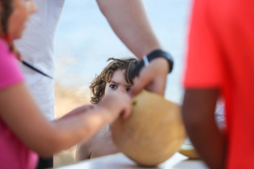 Para celebrar la conquista catalana de Ibiza que se produjo el 8 de agosto de 1235, ibicencos, visitantes y residentes se divirtieron ayer por la tarde en Puig des Molins