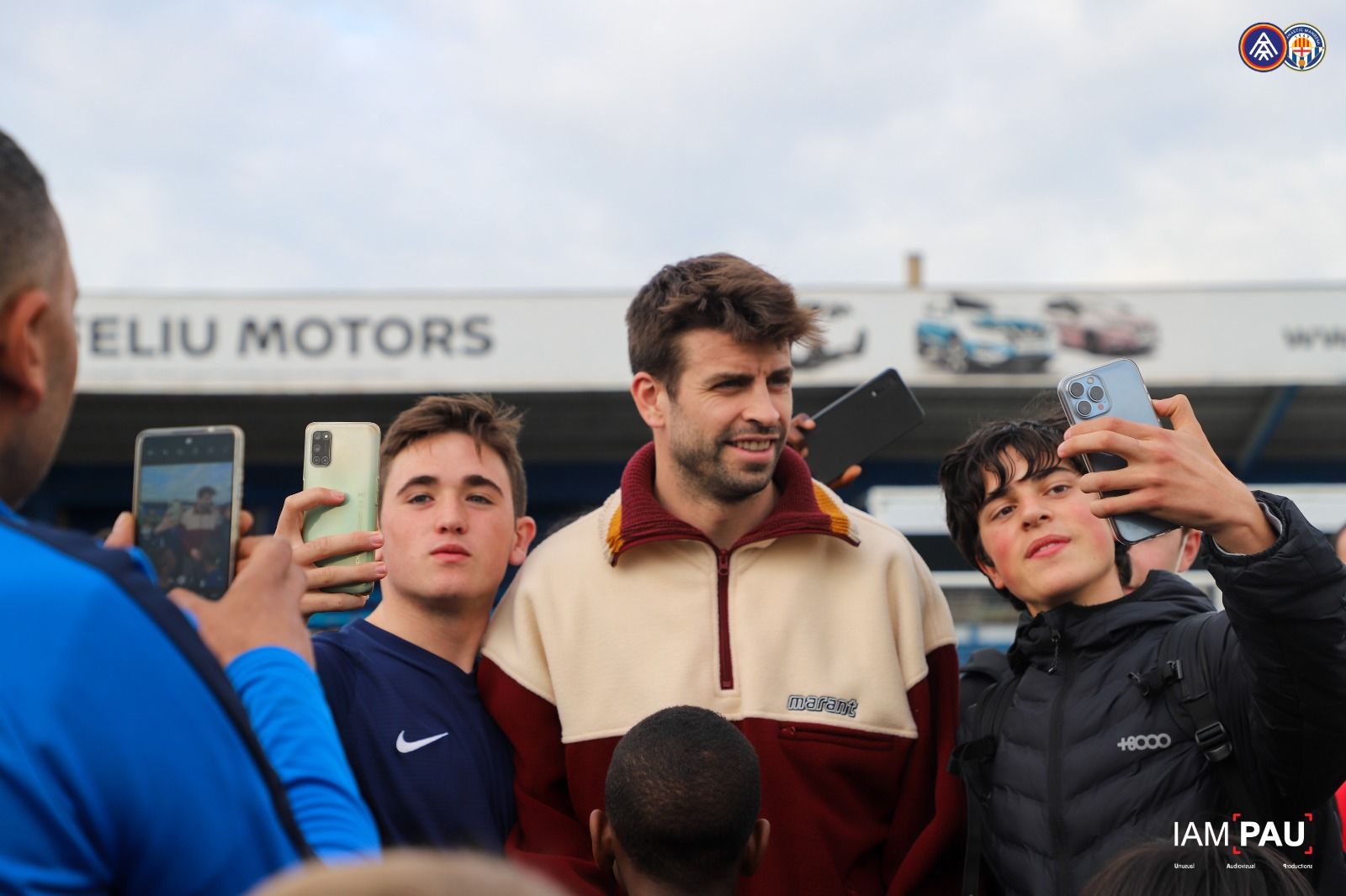 Primera visita de Gerard Piqué al ...