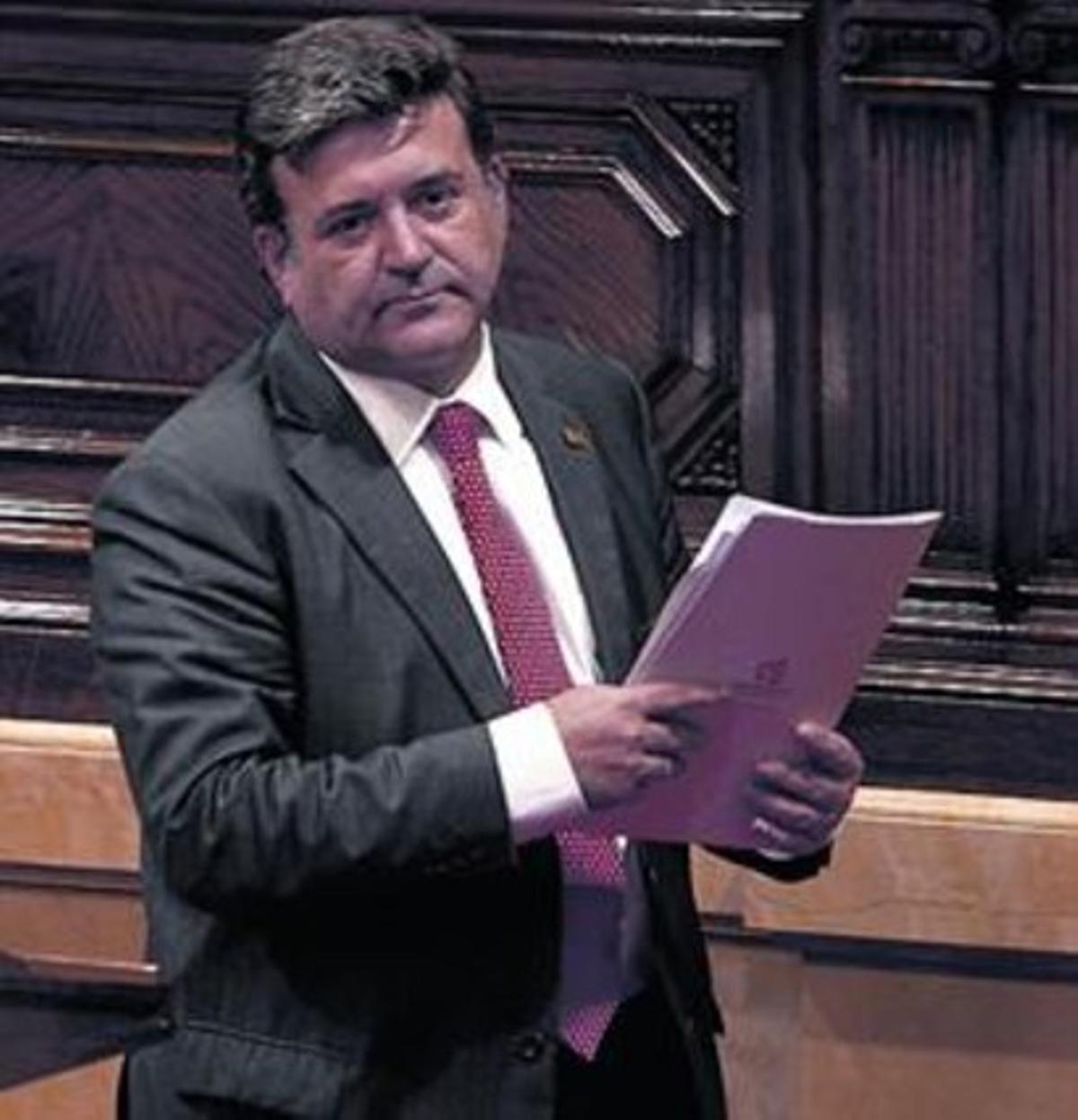EnfrontatsLa presidenta del Parlament, Núria de Gispert, i el diputat de Solidaritat Alfons López Tena. EnfrontatsLa presidenta del Parlament, Núria de Gispert, i el diputat de Solidaritat Alfons López Tena.