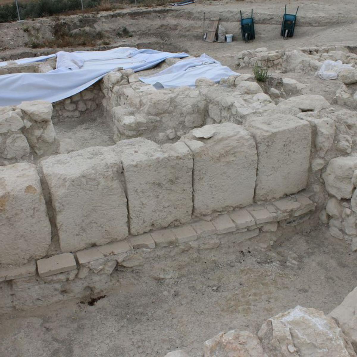 Una de las estructuras que han sido excavadas y que pone de relieve la importancia del recinto. | R.C.C.