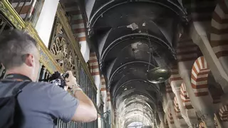 El alcalde de Córdoba y el obispo, este sábado sobre el incendio: "La Mezquita se ha salvado"