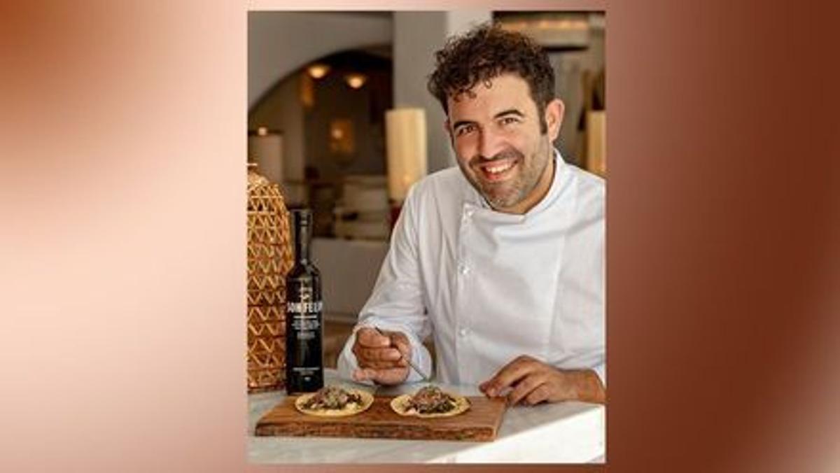 Joan Canals con una de sus elaboraciones en crudo de los pescados de Menorca.