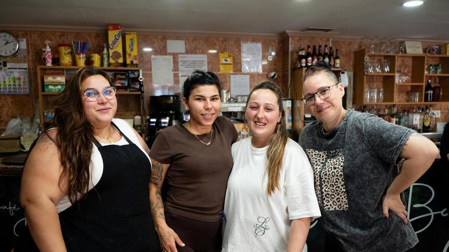 La hostelería que hace que los barrios no se apaguen en Cáceres: "Aquí siempre hay vida"