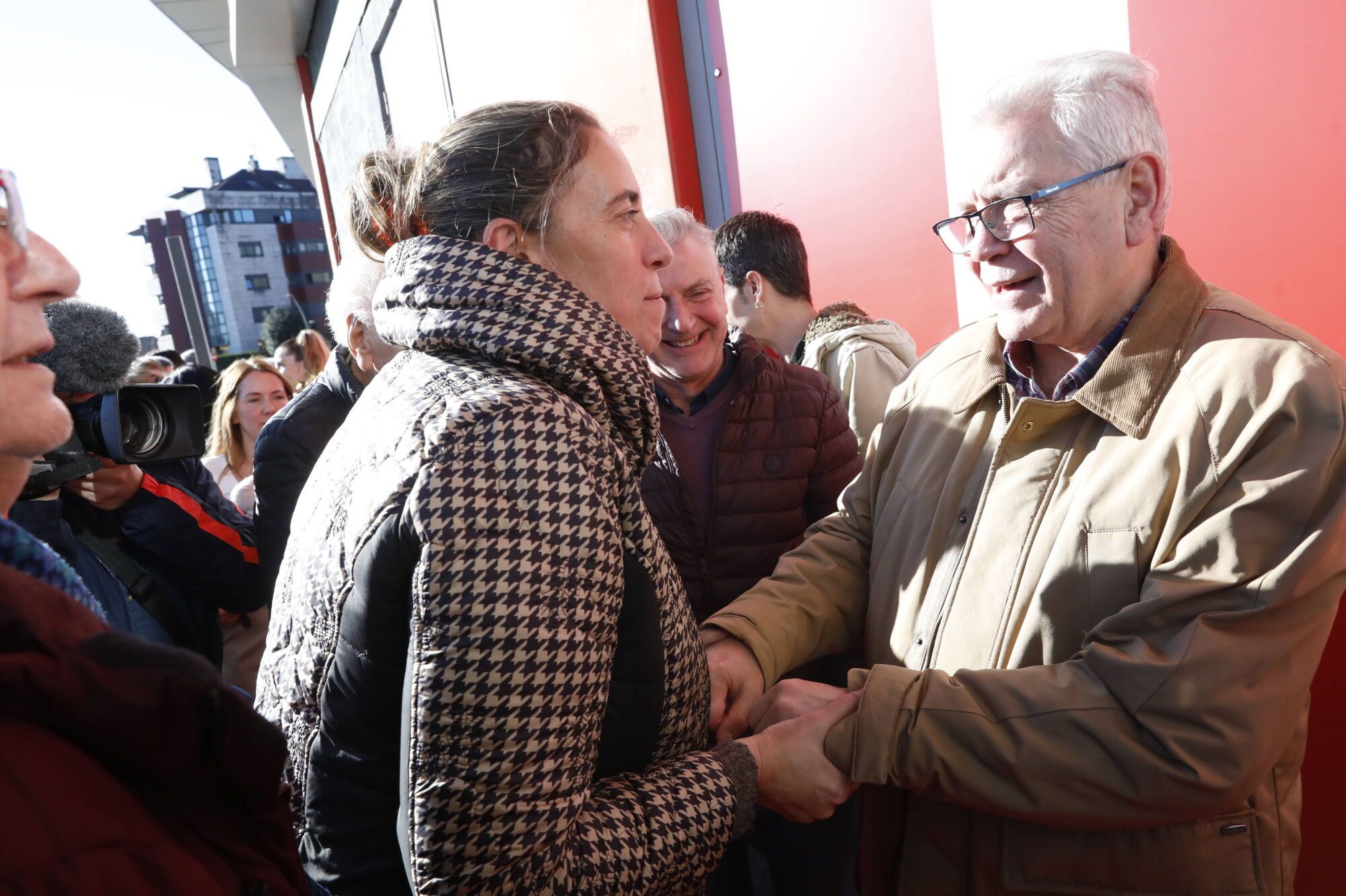 Enzo Ferrero descubre la puerta 11 de El Molinón