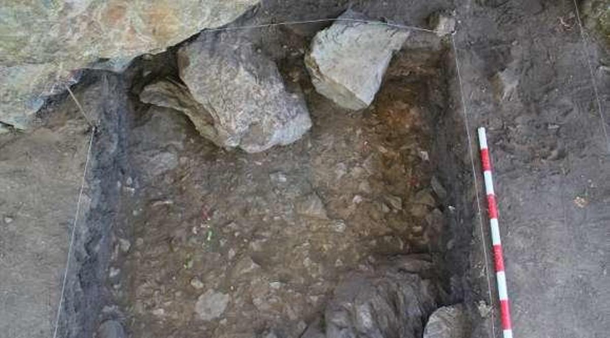 Posible ocupación prehistórica en Vilardevós vinculada a pinturas rupestres