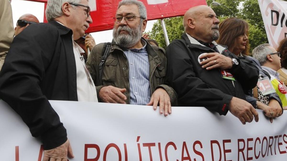 Los líderes de CCOO y UGT, Ignacio Fernández Toxo y Cándido Méndez, en la cabecera de la manifestación del 1 de Mayo en Madrid.