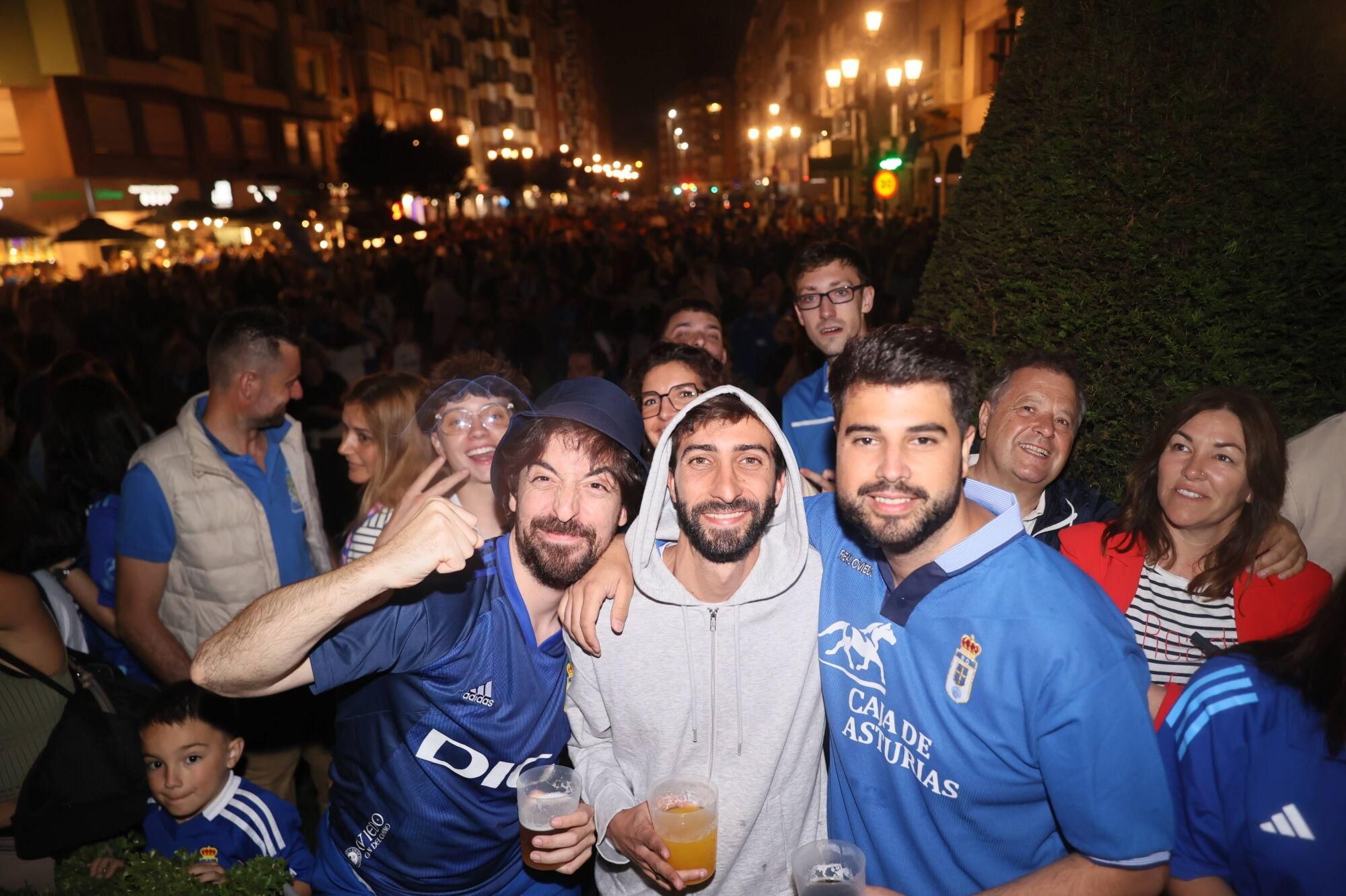El ascenso del Oviedo llena las calles de la ciudad para celebrar su vuelta a Primera 24 años después