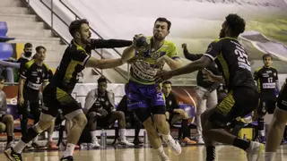 Raúl Maide, jugador del Balonmano Zamora: "Lo importante es la racha que llevamos"