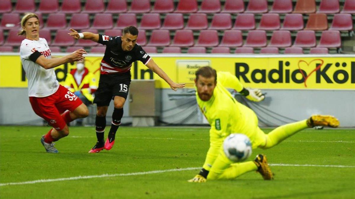 Thommy marcando el segundo gol del Fortuna