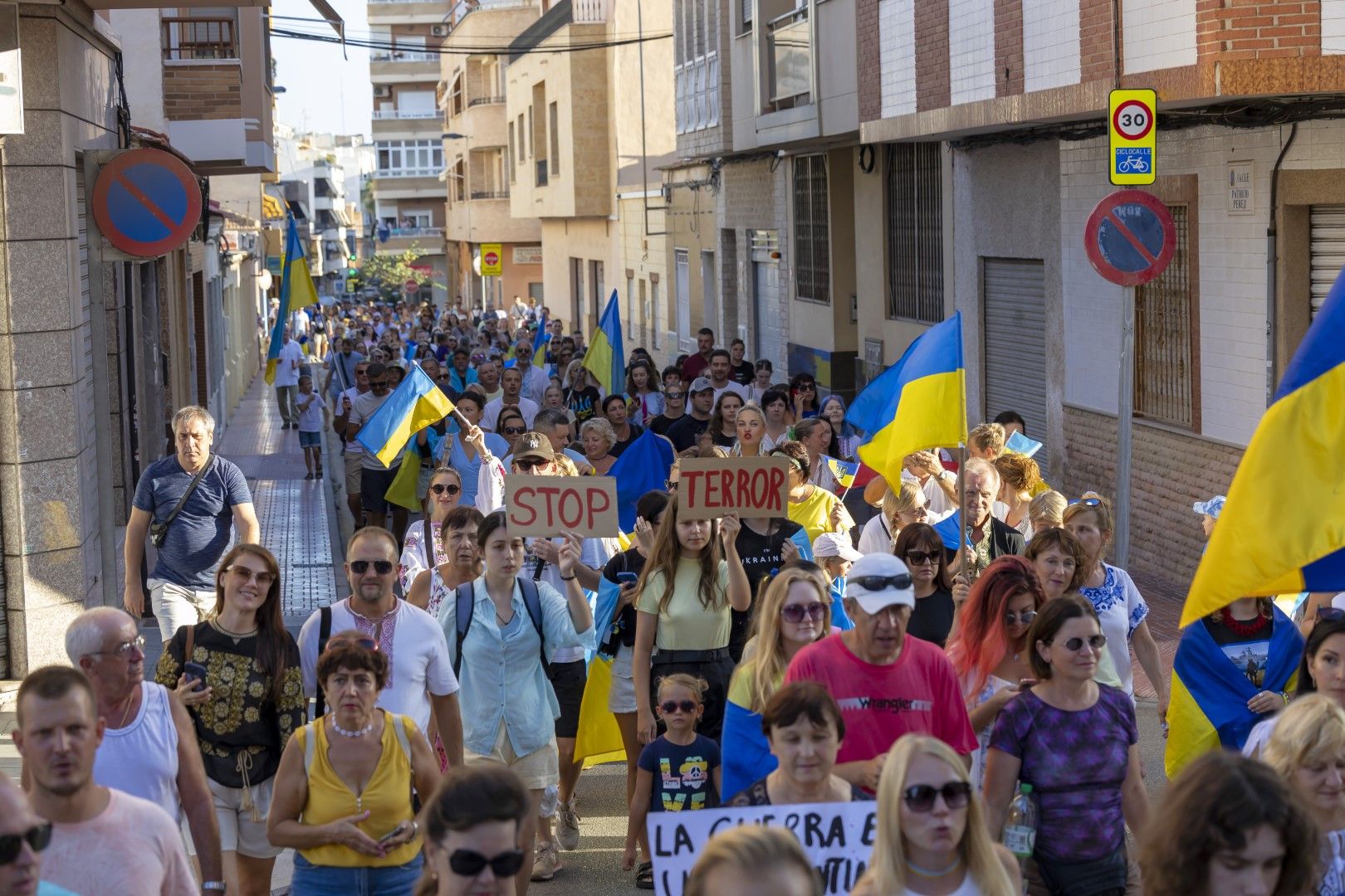 Celebración del aniversario de la independencia de Ucrania en las calles de Torrevieja y el Parque de las Naciones