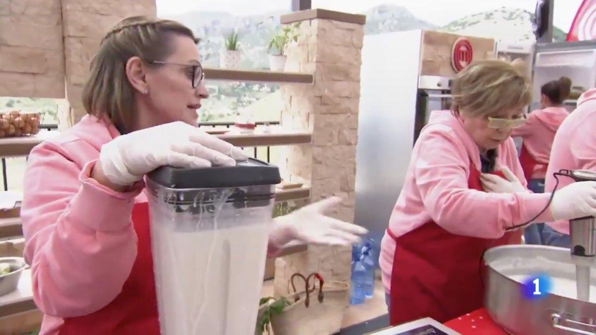 Ainhoa Arteta y Celia Villalobos en la prueba de exteriores de 'Masterchef Celebrity 5'