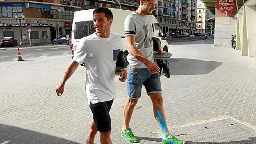 Pablo Piatti llegando a Mestalla