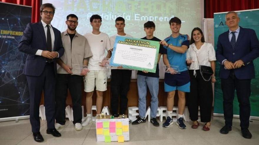 Un chaleco refrigerante para sobrevivir al verano cordobés, la idea de seis estudiantes que gana el Hackathon Andalucía Emprende