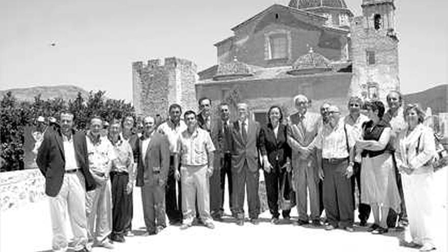 encuentro

. El consejo de la Sindicatura de Comptes con alcaldes de la zona, ayer.