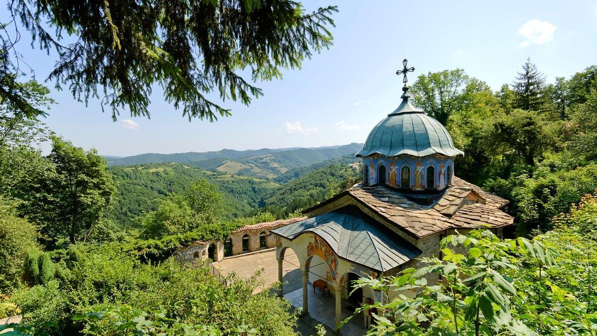 Los secretos y la historia de los monasterios ortodoxos más famosos de Bulgaria