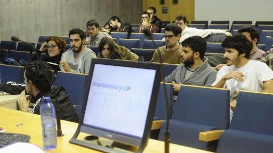 Encierro de estudiantes de Arquitectura de A Coruña en contra de los recortes