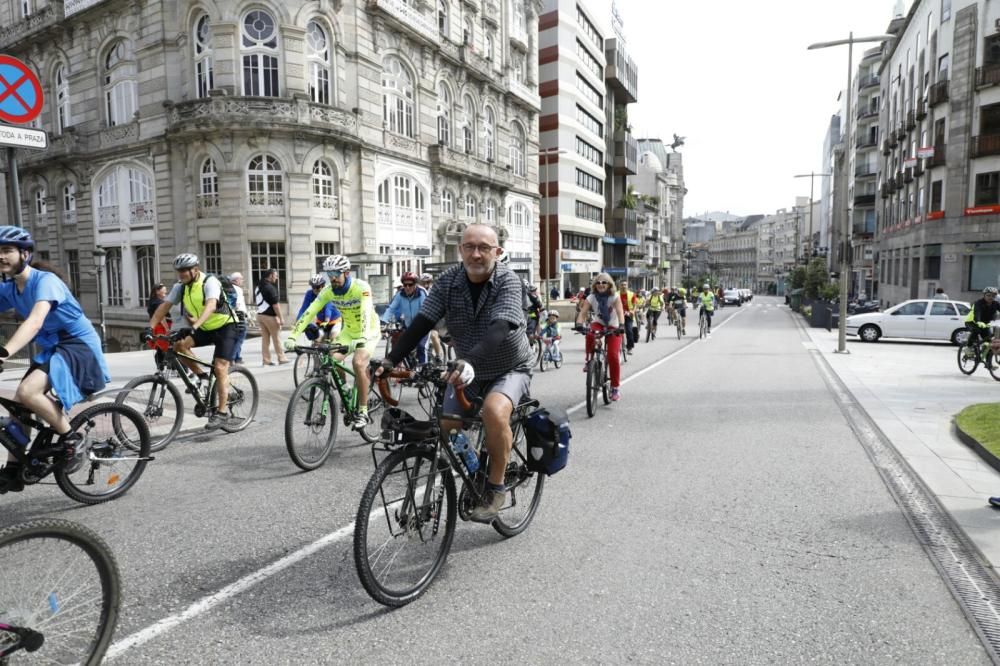 Marcha ciclista por la movilidad entre Vigo y Pontevedra