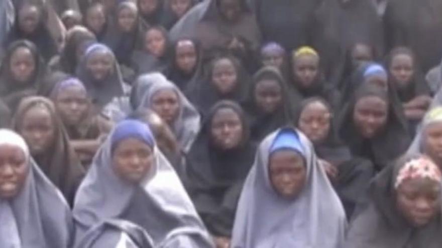 Nuevo vídeo de Boko Haram donde algunas niñas secuestradas recitan el Corán