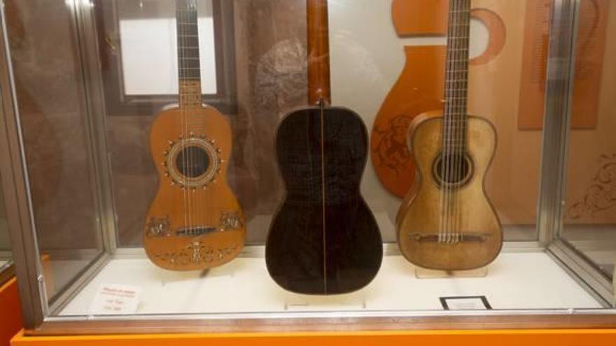 El palacio Labradores acogerá doce guitarras de la colección Romanillos