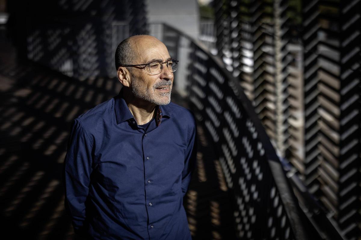 Jordi Alonso,en el Parc de Recerca Biomèdica de Barcelona.