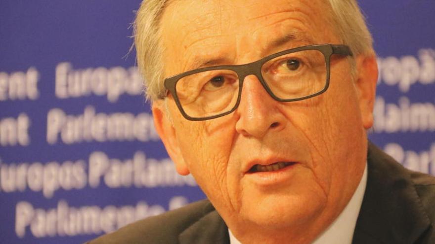 Juncker demana &quot;escoltar atentament&quot; el TC i el Congrés sobre la independència