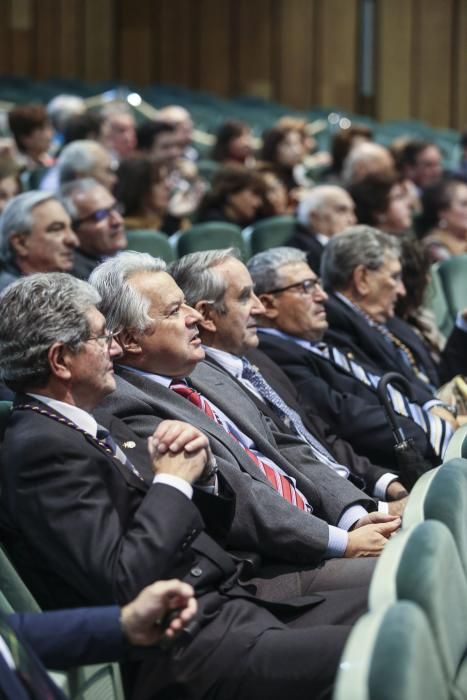 Homaneja a Barthe Aza en el Colegio de Médicos