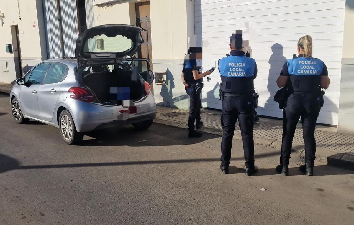 Operativos de la Policía Local de Arrecife durante este pasado fin de semana
