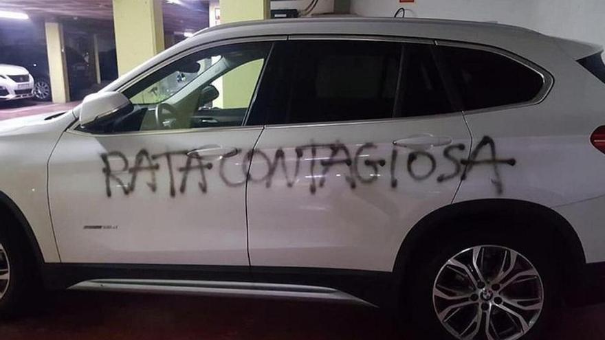 Pintan el coche de una doctora de Barcelona: &quot;Rata contagiosa&quot;