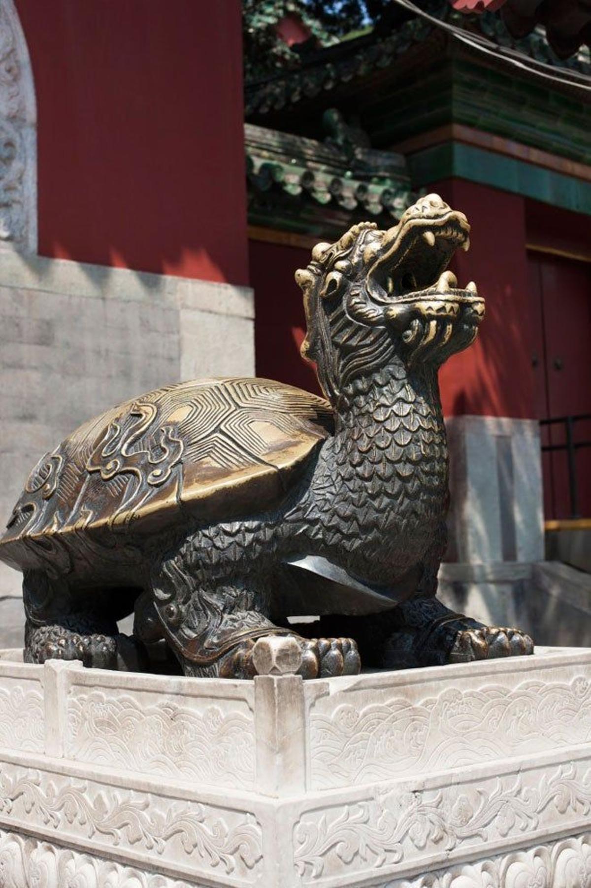 Estatua de bronce en la Ciudad Prohibida de Pekín.