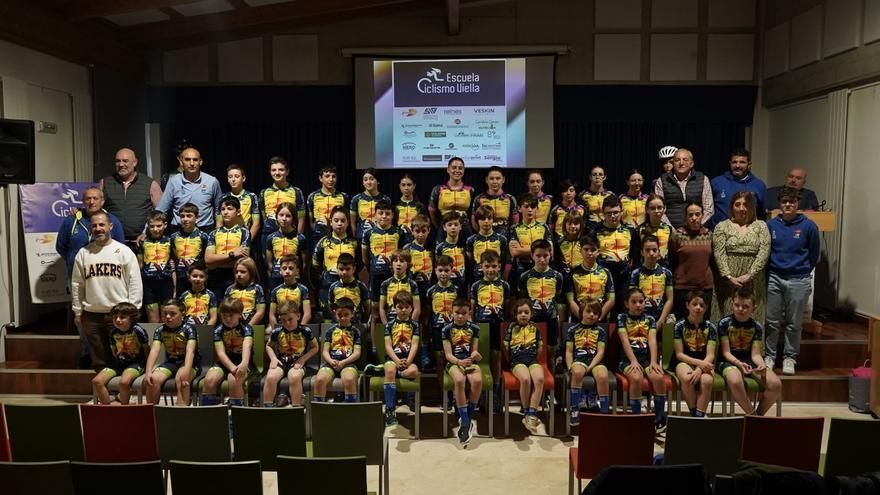 En imágenes, la Escuela de Ciclismo Viella celebra su gala de presentación de temporada