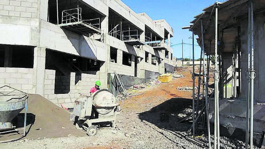 Obras de construcción de las viviendas sociales de El Tablero.