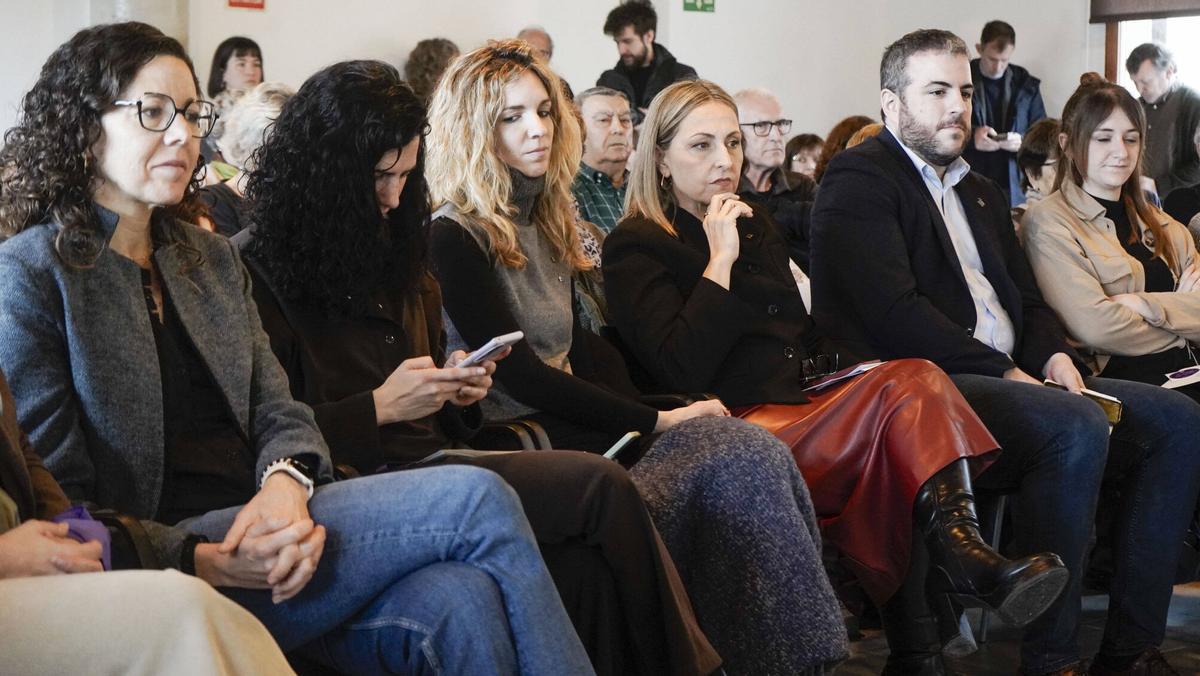 Nieves Barredo, Carme Romeu i Teresa Sivila van ser les protagonistes de la taula rodona celebrada ahir en el marc del Dia Internacional de la Dona Nieves Barredo, Carme Romeu i Teresa Sivila van ser les protagonistes de la taula rodona celebrada ahir en el marc del Dia Internacional de la Dona