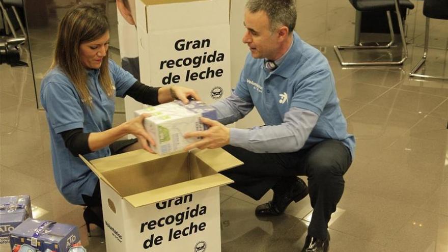 La Caixa recoge más de 10.360 litros de leche para el Banco de Alimentos de Córdoba