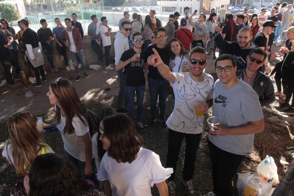 Centenares de estudiantes en la bienvenida de la UPCT