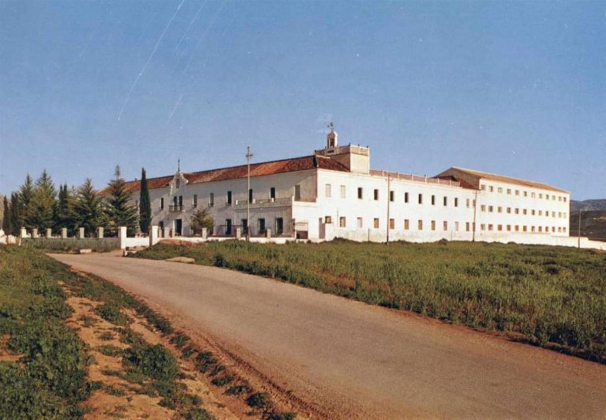 Imagen exterior del Colegio Sagrado Corazón de Salesianos, en Antequera.