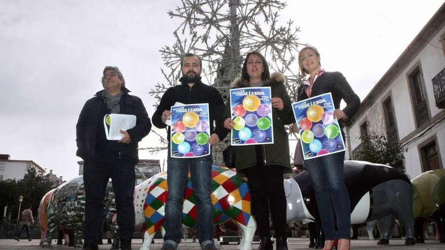 Mascato, Cuiña, Procino y Varela presentaron las actividades ayer en la Praza da Igrexa. // Bernabé/Luismy