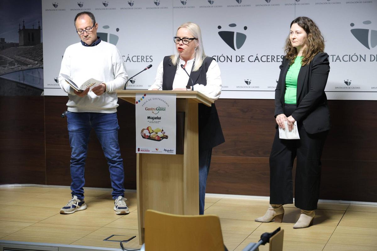 Galería | Gastrogusta, una combinación de feria de abril y rica gastronomía extremeña
