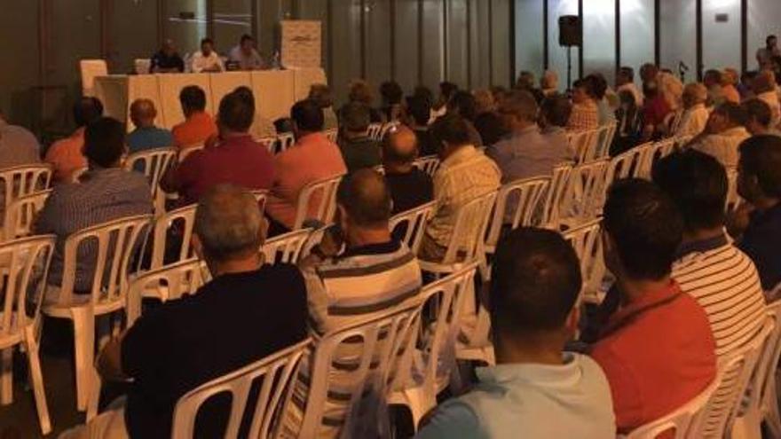 Asamblea de regantes de Lorca celebrada la noche del jueves.