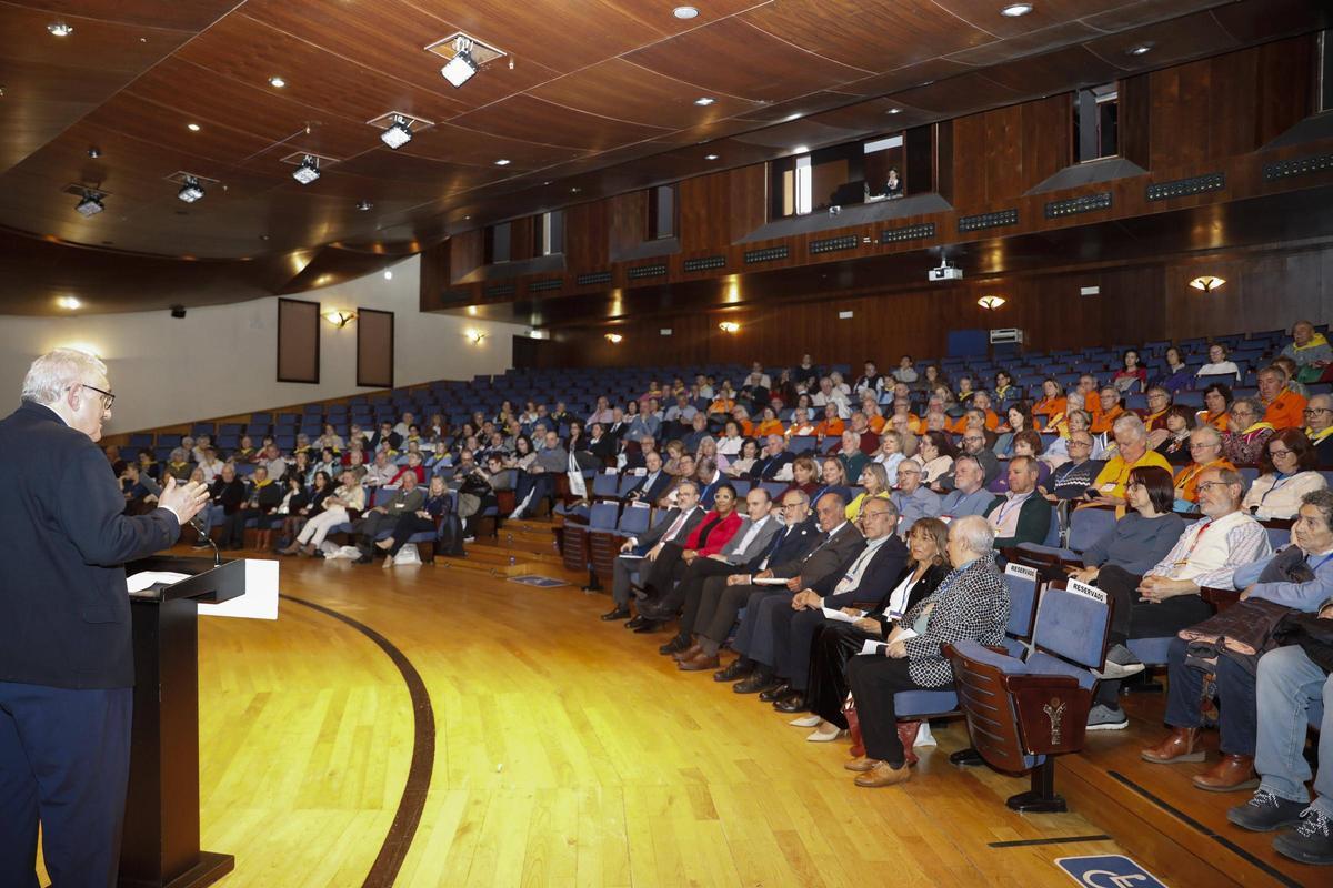 Un instante de la asamblea de la Federación Española de Asociaciones de Amigos del Camino de Santiago, ayer, en el Auditorio.