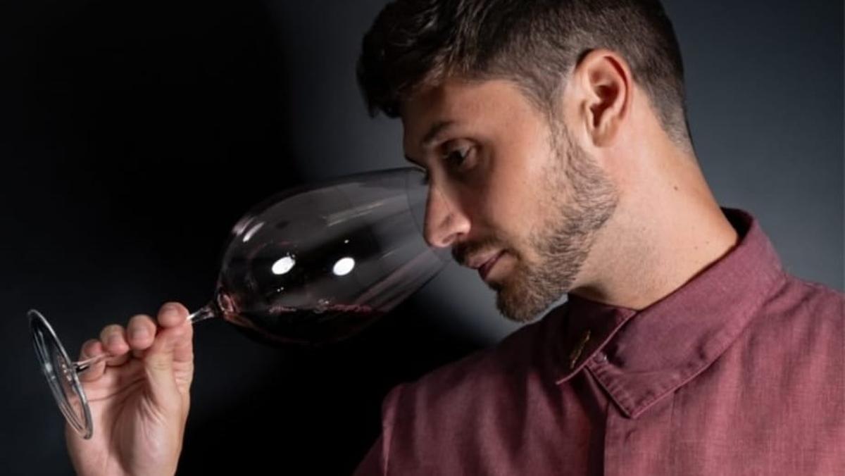 Alexandre Zaragoza, sumiller del restaurante Moments.