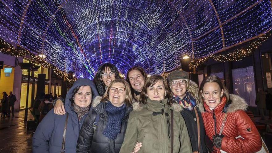 Oviedo prolonga su encendido navideño, pero aún más lo prorroga Vigo