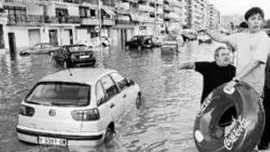 Muere un hombre por el fuertetemporal de lluvia en Valencia