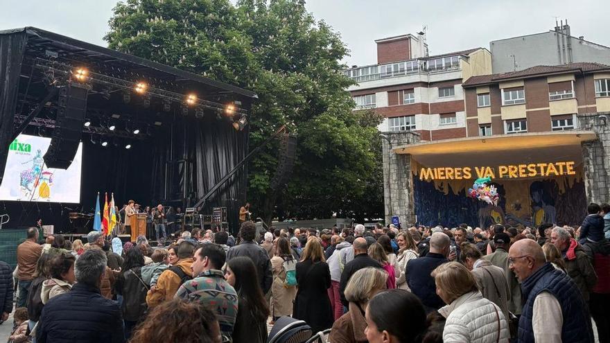 Mieres celebra los 30 años de la Folixa na Primavera como un "éxito colectivo": "Se agotó toda la sidra prevista y hubo que reponer"