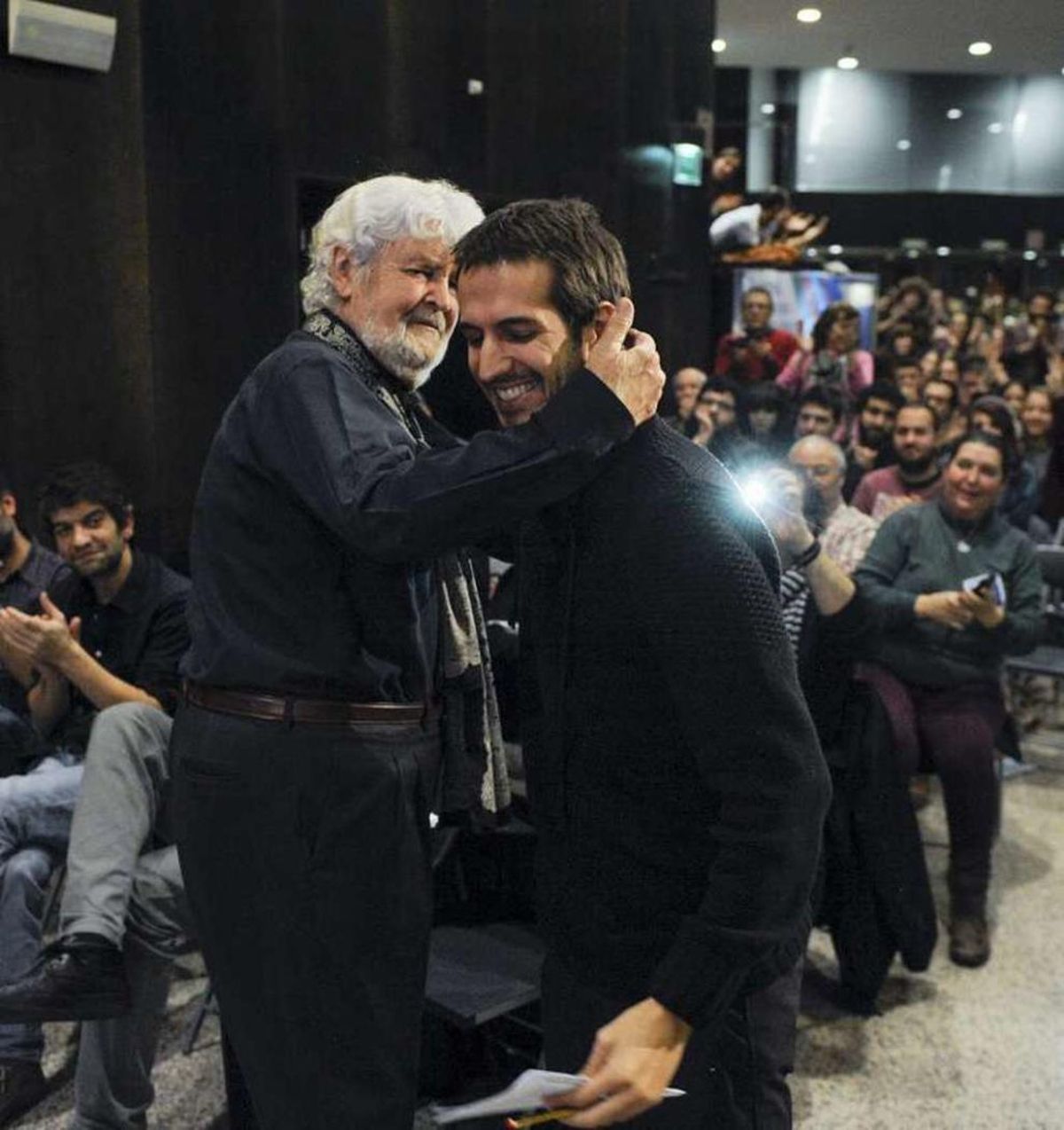Beiras y cargos de En Marea entonan un "bye bye" para desterrar de la política a los tristes"